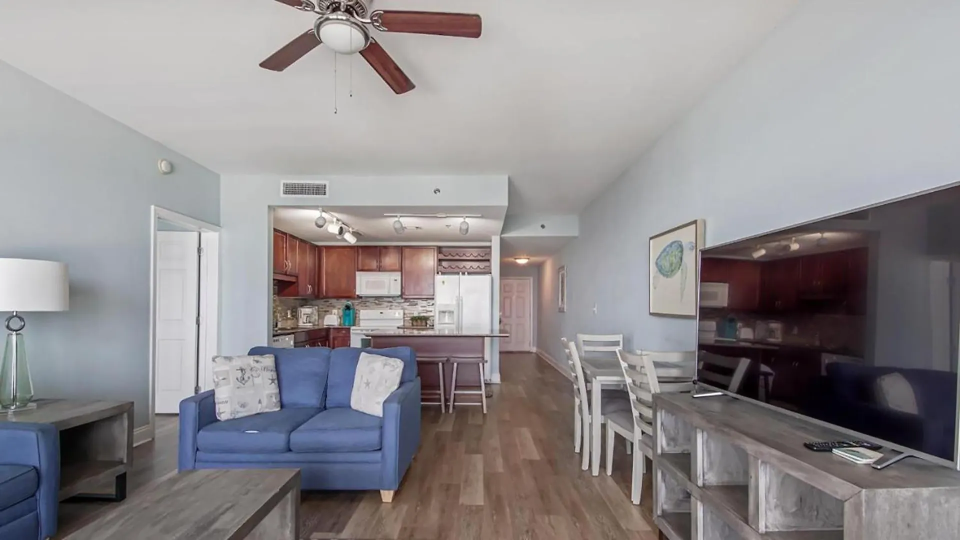 Laketown Wharf 1608 By Emerald Coast Retreats Panama City Beach United States
