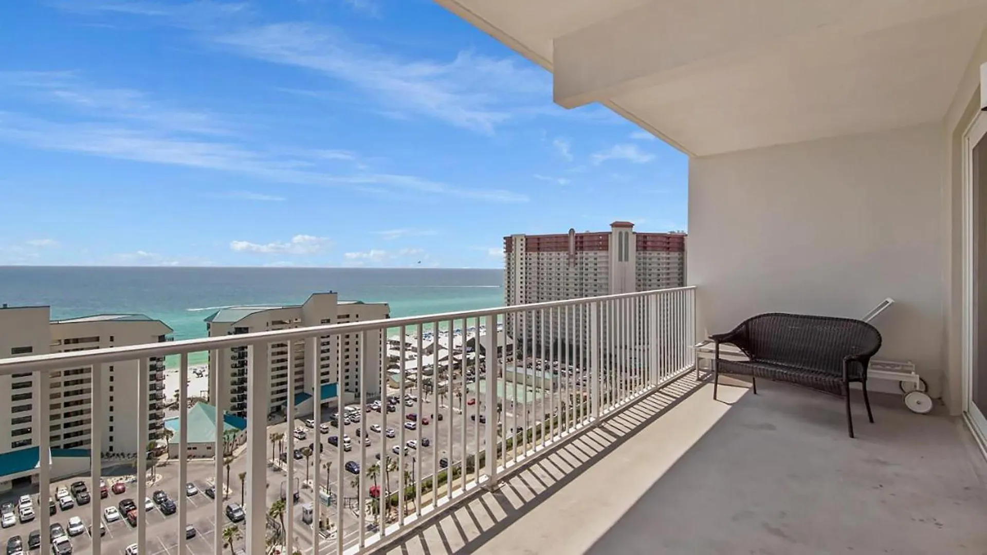 Laketown Wharf 1608 By Emerald Coast Retreats Panama City Beach Apartment