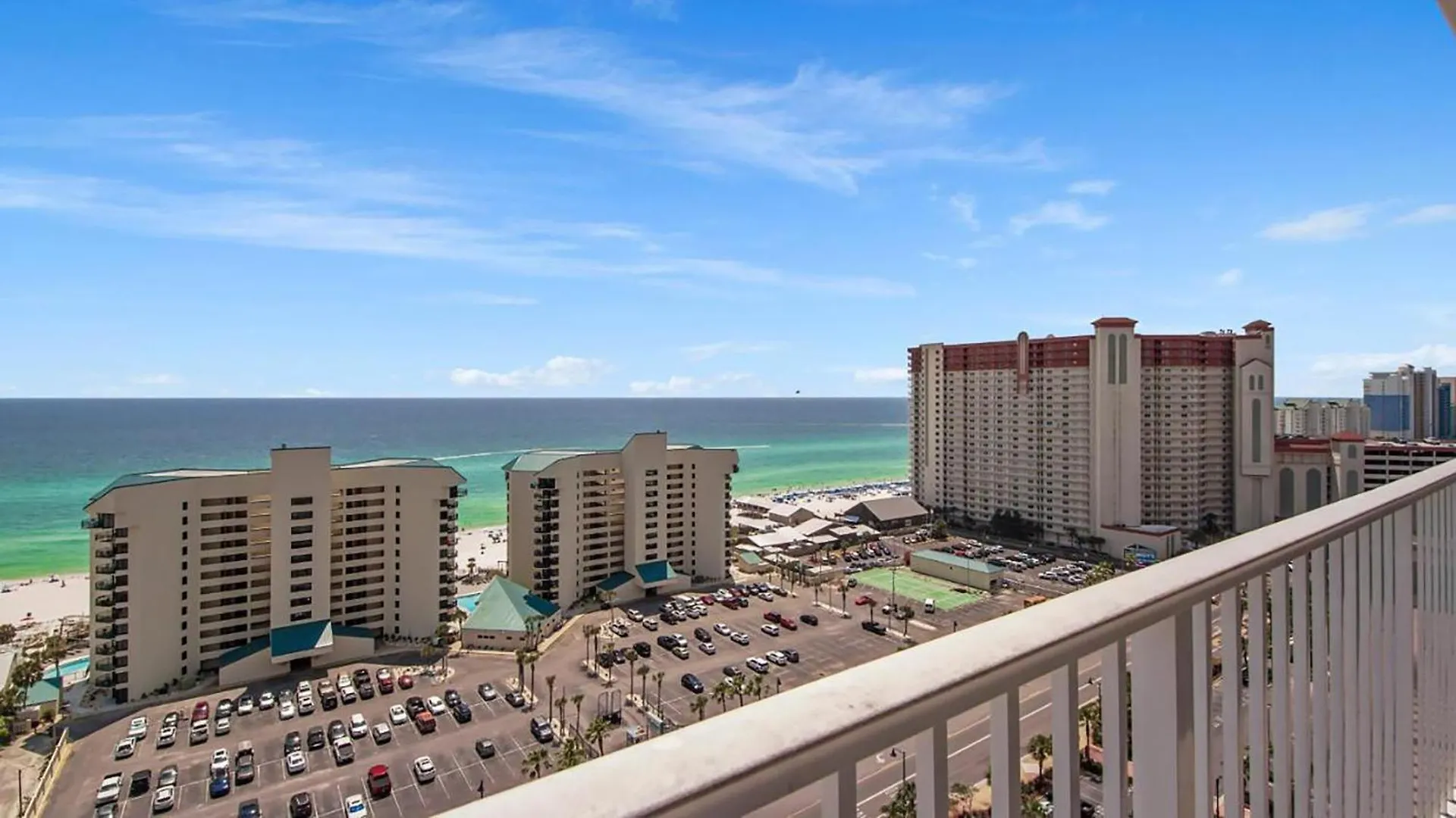 Apartment Laketown Wharf 1608 By Emerald Coast Retreats Panama City Beach