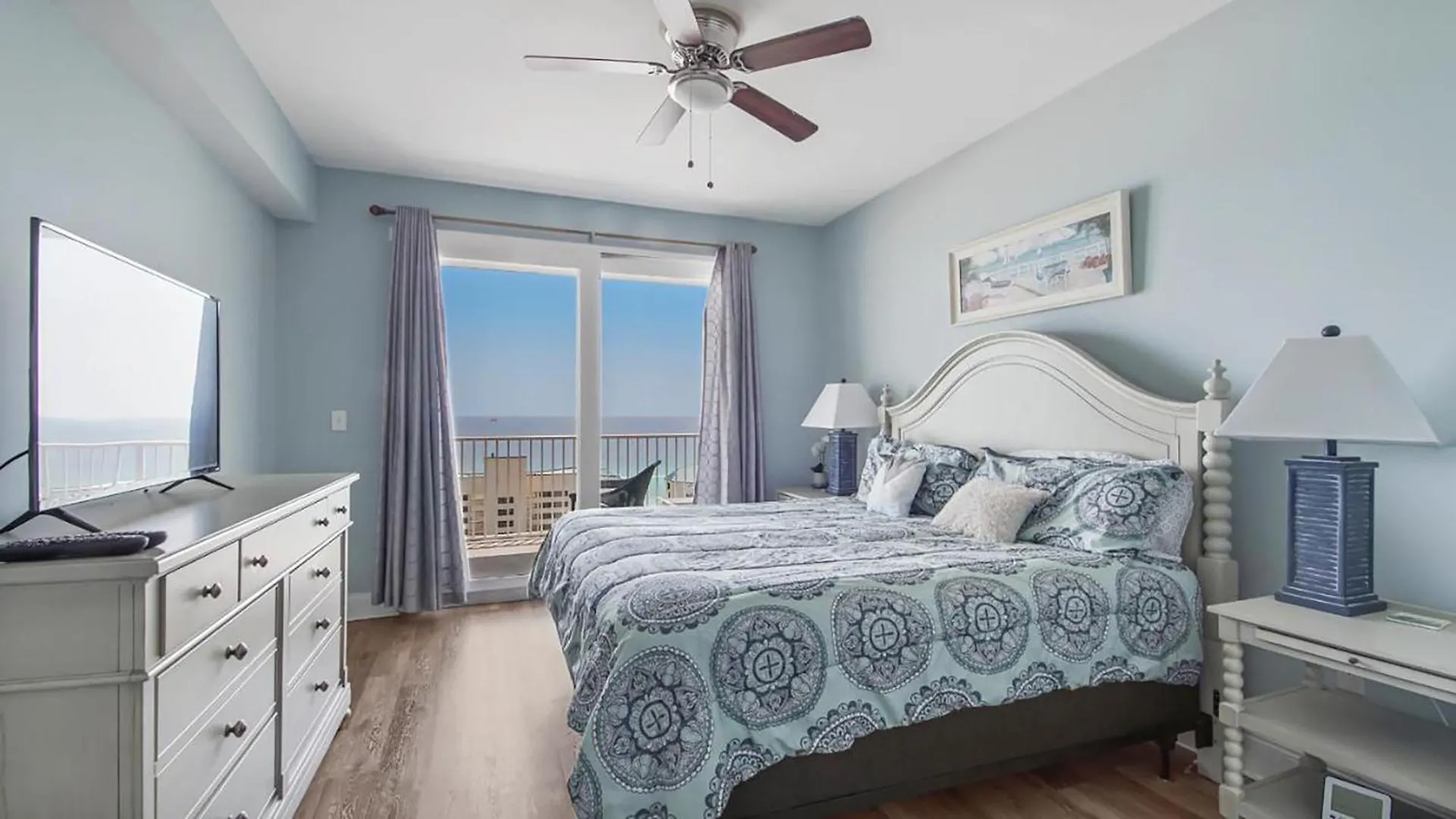 Laketown Wharf 1608 By Emerald Coast Retreats Panama City Beach United States