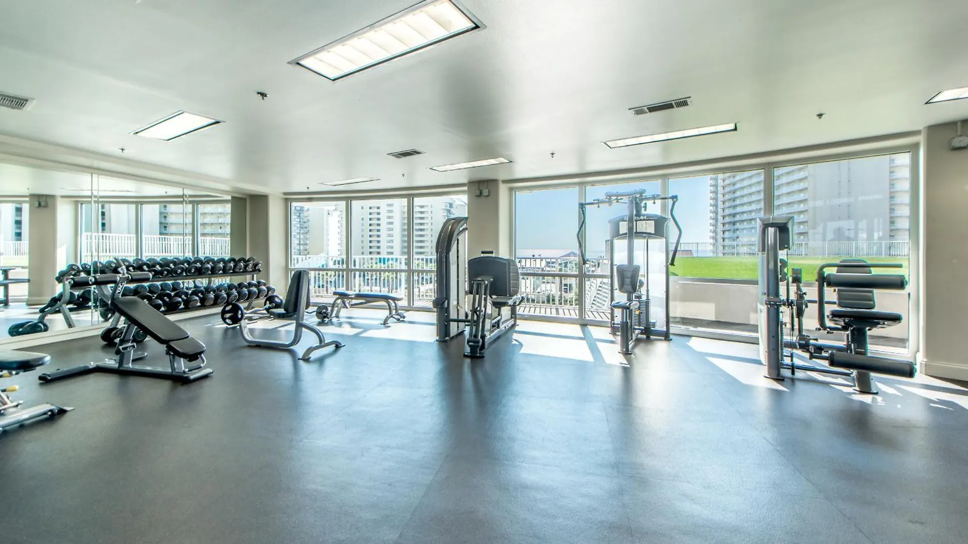 Apartment Laketown Wharf 1608 By Emerald Coast Retreats Panama City Beach United States