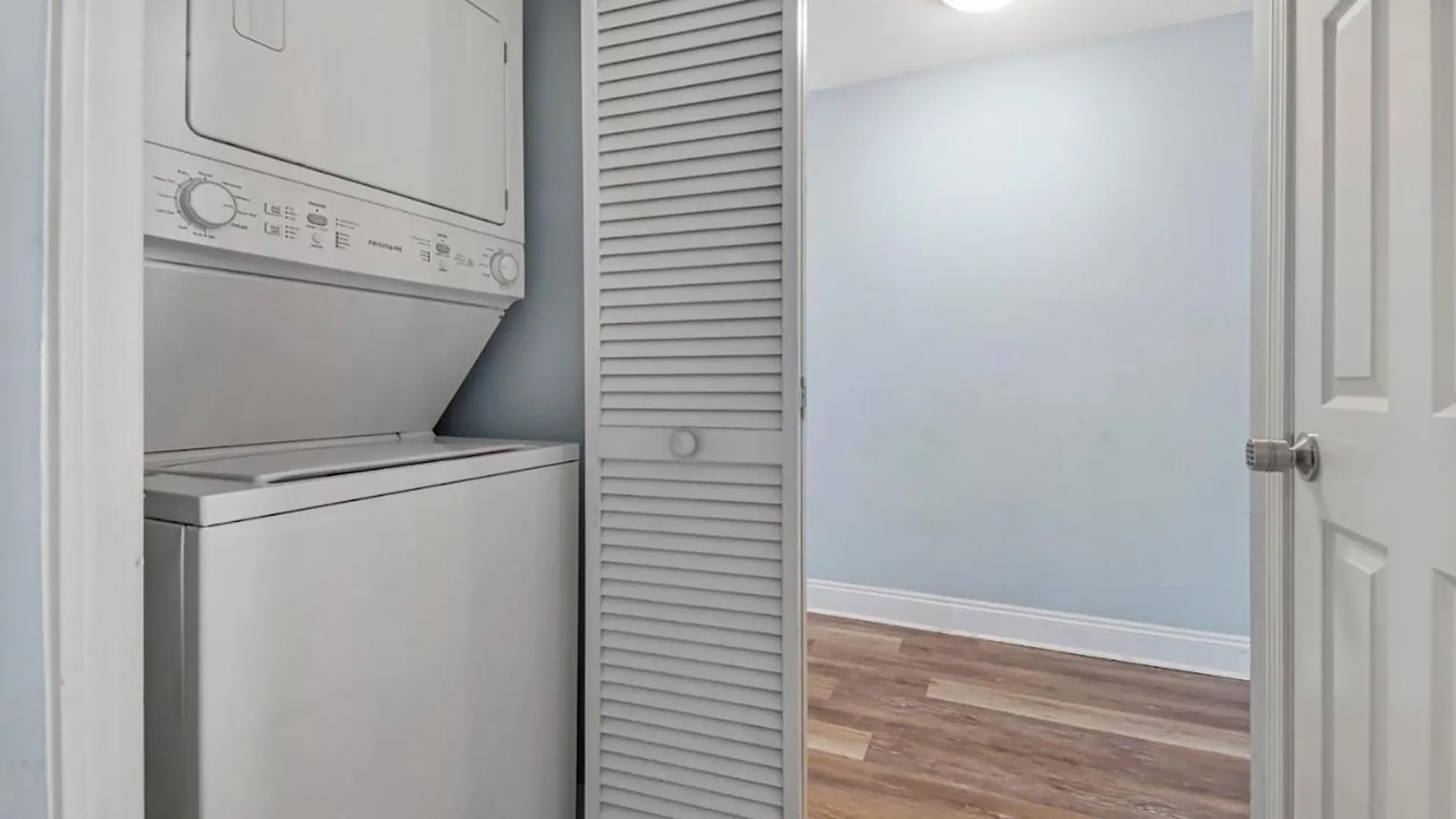 Laketown Wharf 1608 By Emerald Coast Retreats Panama City Beach Apartment