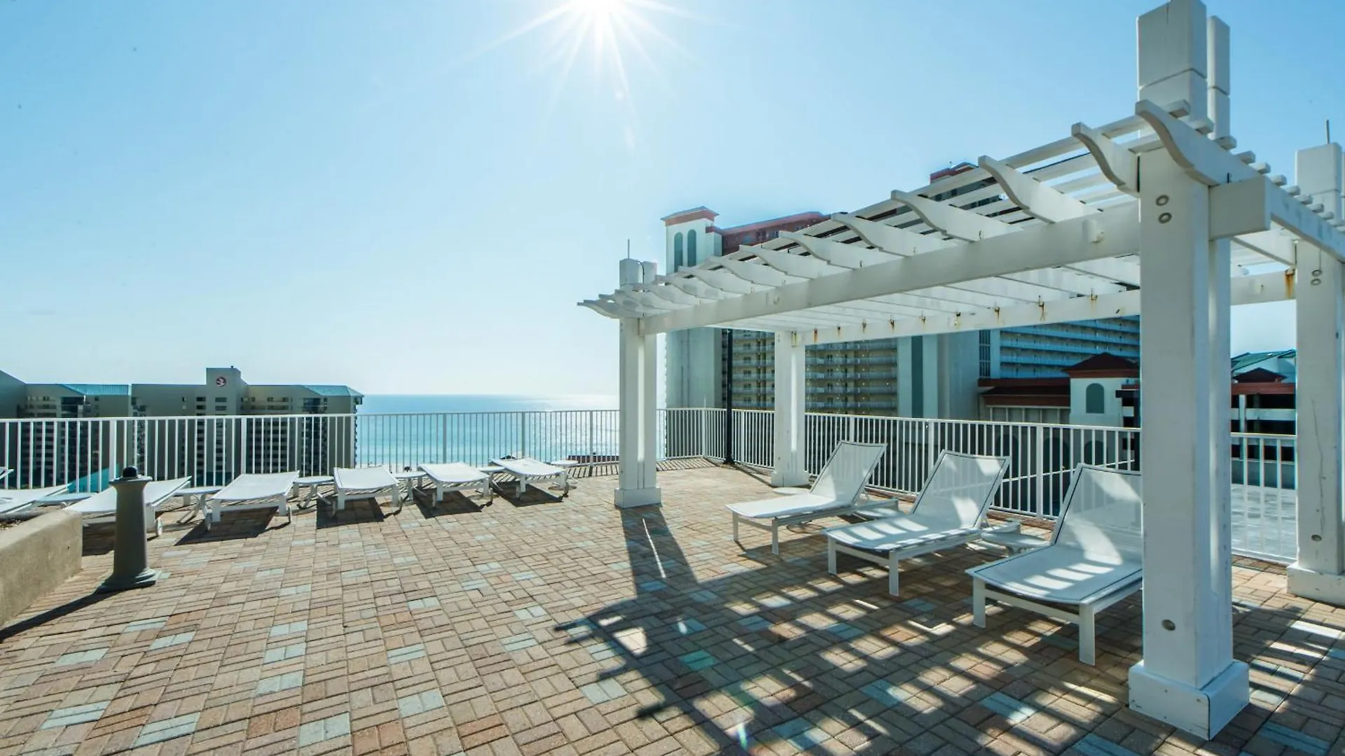 Apartment Laketown Wharf 1608 By Emerald Coast Retreats Panama City Beach