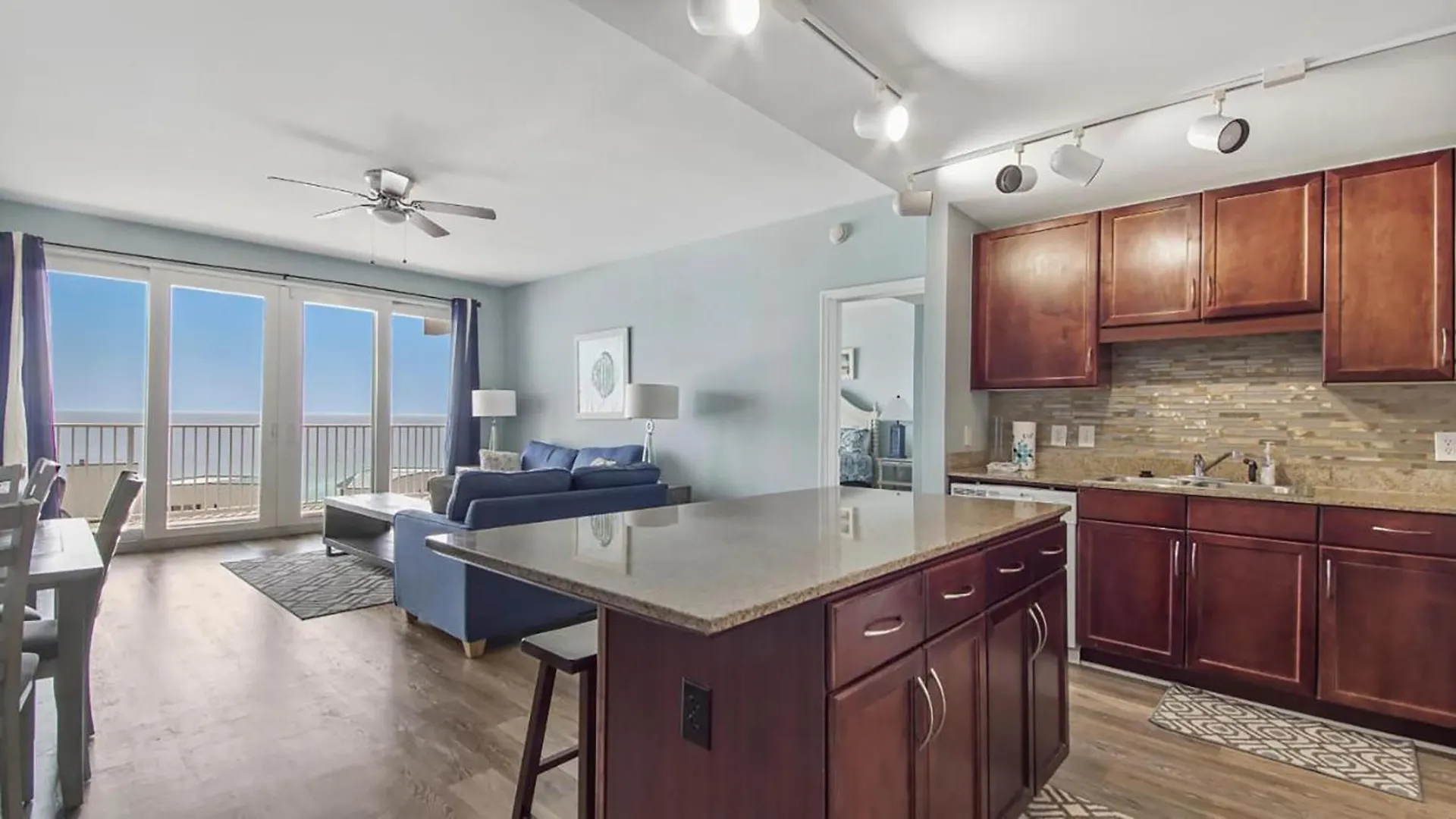 Laketown Wharf 1608 By Emerald Coast Retreats Panama City Beach 0*,