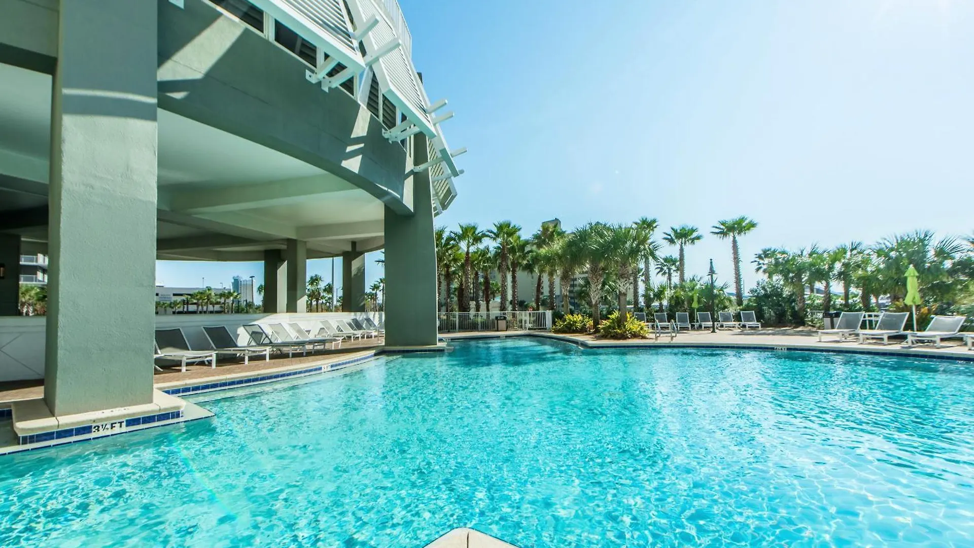 Apartment Laketown Wharf 1608 By Emerald Coast Retreats Panama City Beach