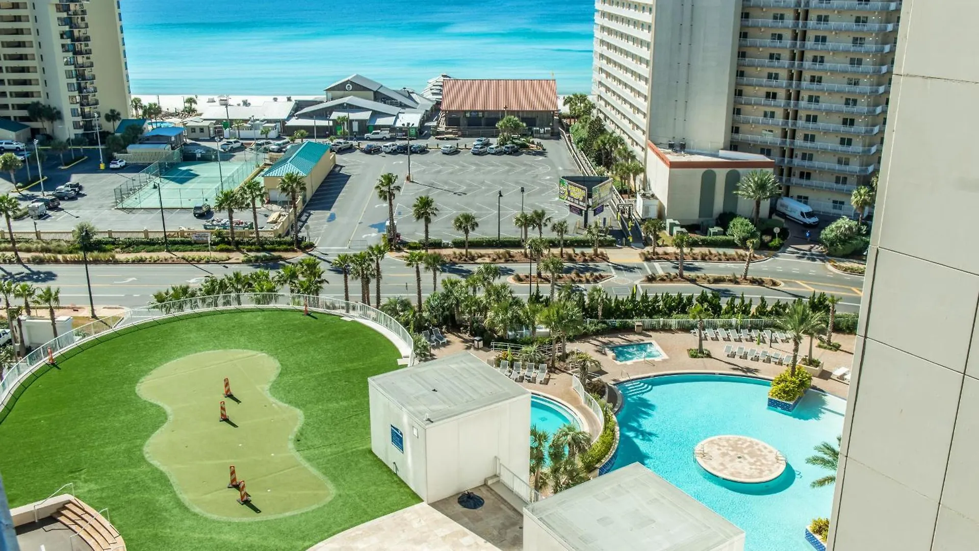Apartment Laketown Wharf 1608 By Emerald Coast Retreats Panama City Beach