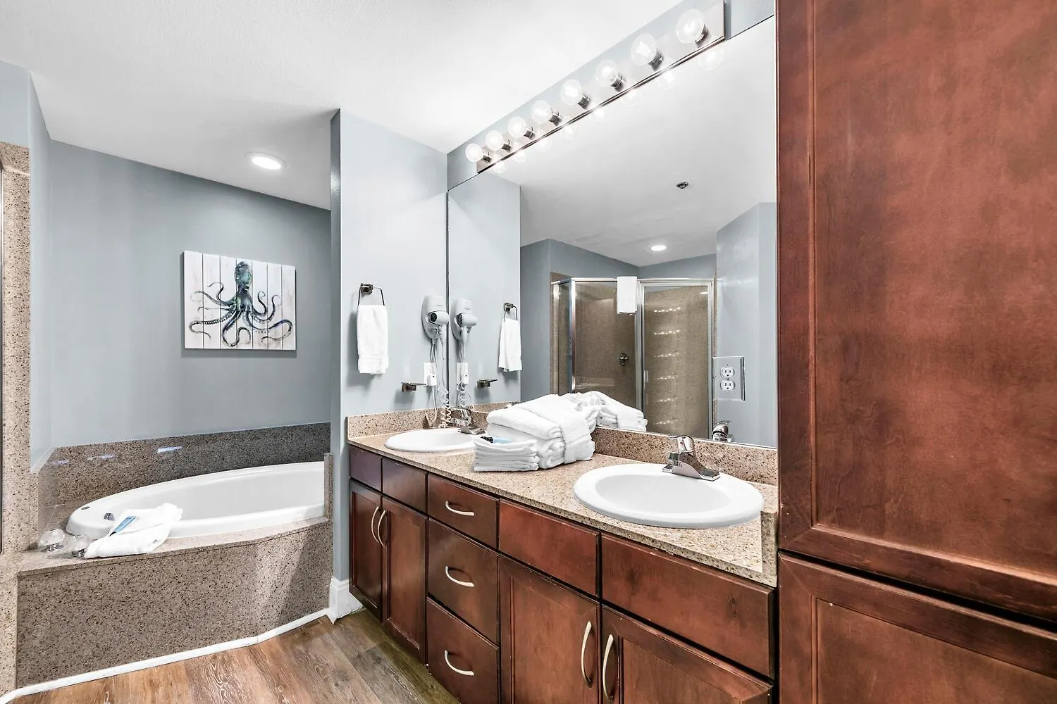 Laketown Wharf 1608 By Emerald Coast Retreats Panama City Beach