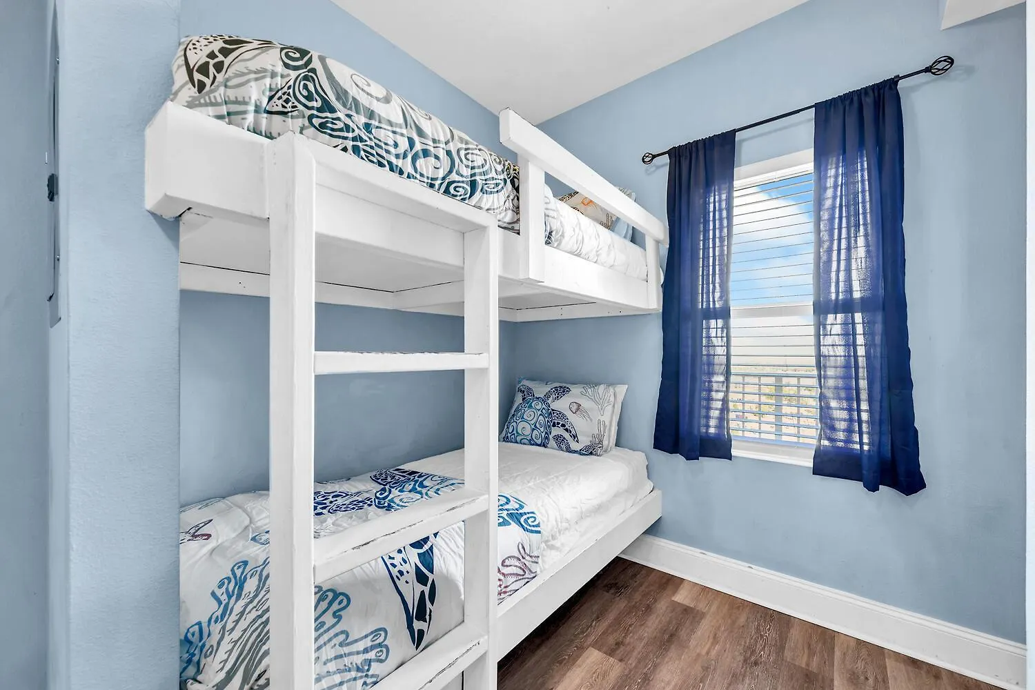 Laketown Wharf 1608 By Emerald Coast Retreats Panama City Beach United States