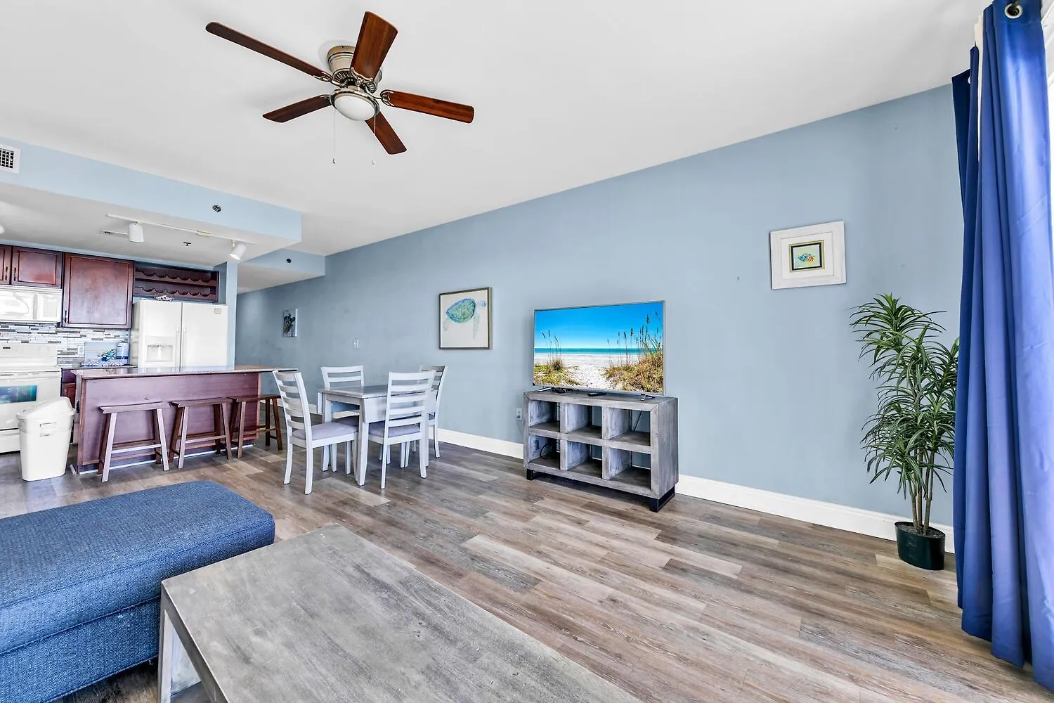 Laketown Wharf 1608 By Emerald Coast Retreats Panama City Beach