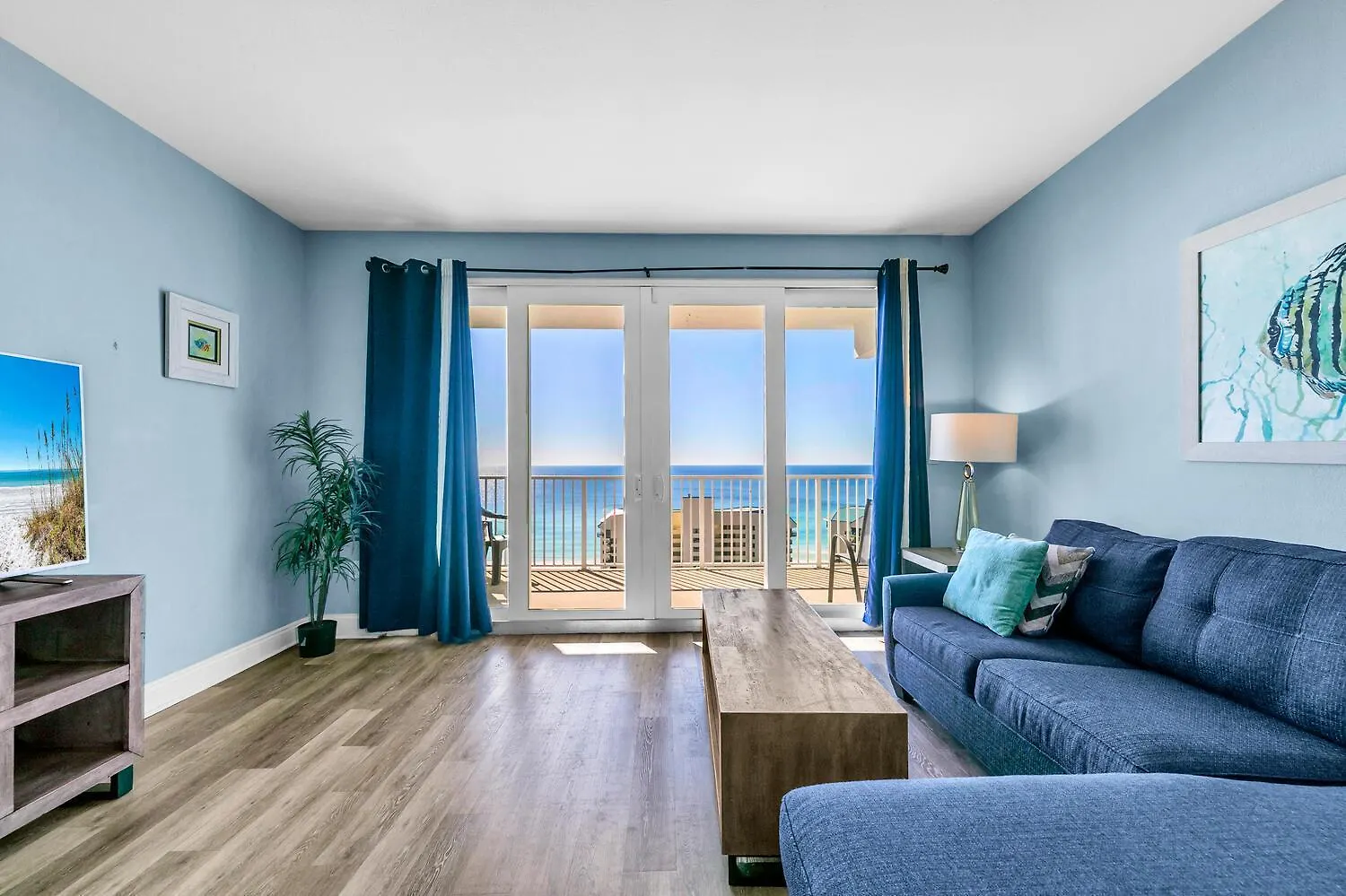 Apartment Laketown Wharf 1608 By Emerald Coast Retreats Panama City Beach