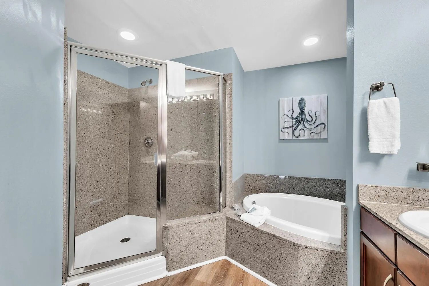 Laketown Wharf 1608 By Emerald Coast Retreats Panama City Beach United States